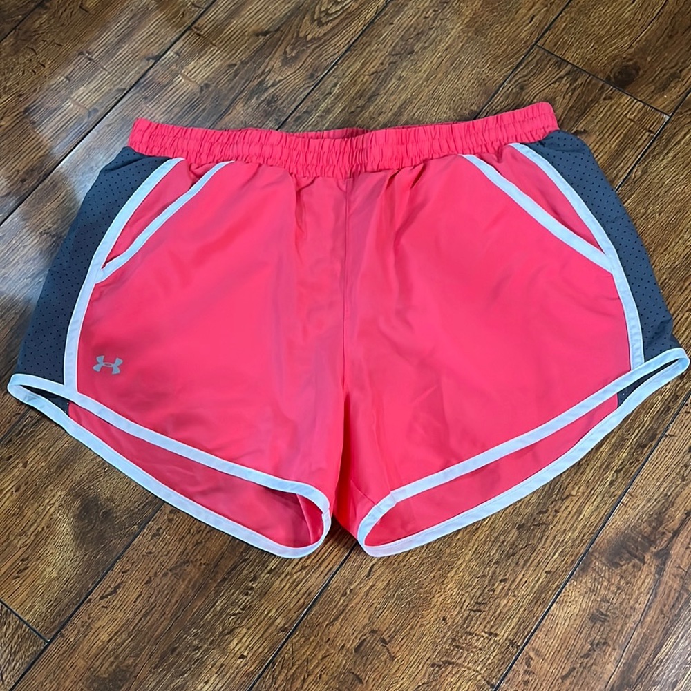 UNDER ARMOR HEAT GEAR ATHLETIC SHORTS!!